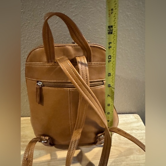 Tignanello Leather Backpack - Picture 3 of 12